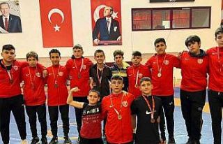 Grekoromende şampiyon Kepez