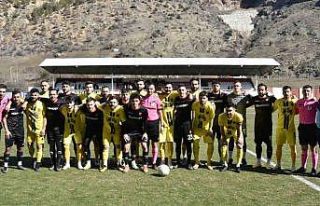 Gümüşhane ve Bayburt temsilcilerinden depremzedeler...