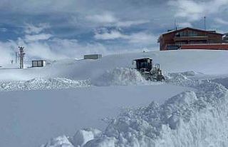 Hakkari’de 15 köy ve 50 mezra yolu kapandı
