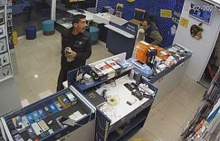 Hatay depreminde panik anları güvenlik kamerasına...