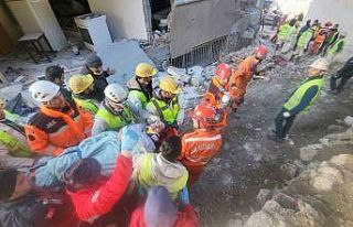 Hatay’da 228. saatte 2 kişi sağ kurtarıldı