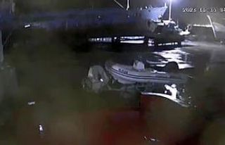 Hatay’da deprem anı geminin güvenlik kamerasına...