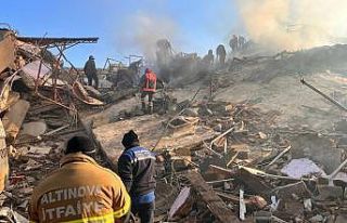 Hatay’da enkazda çıkan yangın söndürüldü