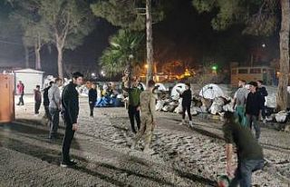 Hatay’da sağlıkçılar günün yorgunluğunu voleybol...