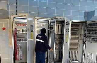 Hatay’da şebeke arızaları onarılıyor