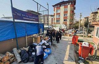 Hem arama kurtarmada hem de aşevi hizmetinde görev...