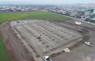 Her kadın bin çiçek serasında çalışmalar devam...