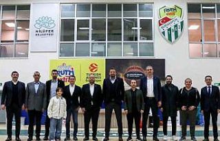 Hidayet Türkoğlu, Frutti Extra Bursaspor’u ziyaret...