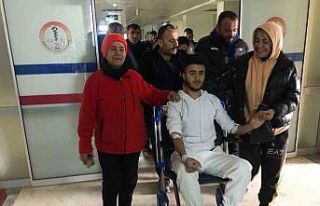 İdrarını içip annesinin çiçeklerini yiyerek...