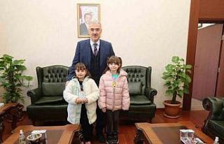 İlkokul öğrencileri biriktirdikleri harçlıkları...