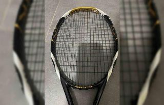 İpek Şenoğlu’nun raketi 60 bin TL’ye satıldı