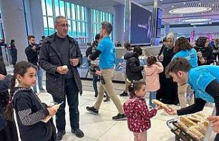 İstanbul’a yakınlarının yanına gelen depremzedeler...