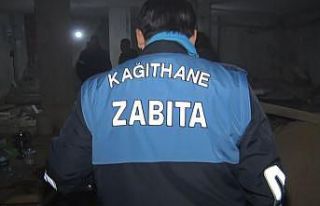 İstanbul’da akılalmaz olay: Zemine 1.5 metrelik...