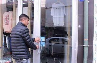 "İyilik" için dükkana kilit vurdu