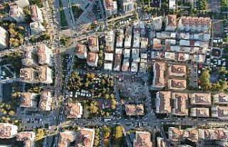 İzmir’de depremde ağır hasar alan binaların...