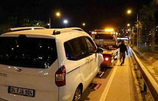 İzmir’de hafif ticari araç ile motosiklet çarpıştı:...