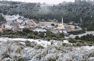 İzmir’e kar sürprizi