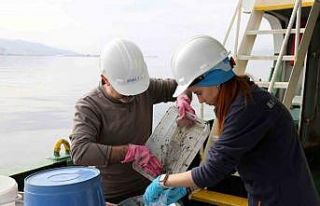İzmit Körfezi’nde dip çamuru temizliği öncesinde...