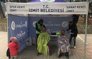 İzmitli kuaförler deprem bölgesinde hizmet veriyor