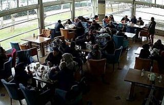 Kadayıfçı Sıtkı usta, kapılarını depremzedelere...