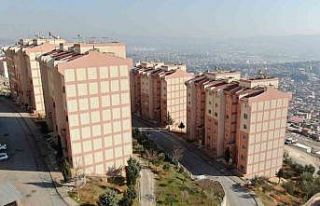 Kahramanmaraş’ta 13 yıllık TOKİ konutları depremden...