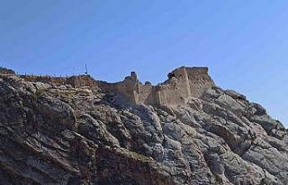 Kahta Kalesi depremde zarar gördü