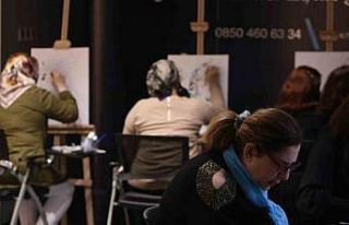 Kanser hastaları sanat ile hayata tutunuyor
