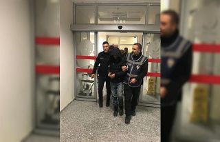 Karaman’da spor salonundan bakır kablo çalan 2...