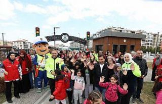 Karatay Belediyesi depremzede çocukları sosyalleştiriyor