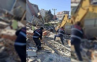 Karesi arama kurtarma timi çalışmalarını sürdürüyor