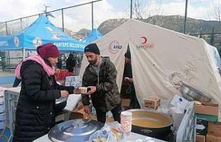 Kartepe Belediyesi Defne’de yaraları sarıyor