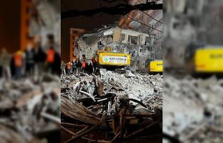 Kayapınar İlçe Belediyesi ekipleri deprem bölgesinden...