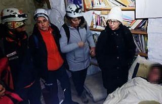 Kayıp genç alarma geçirdiği ekipler tarafından...