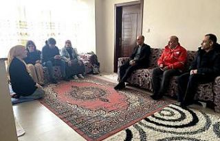 Kaymakam Ekinci depremzede aileleri ziyaret etti