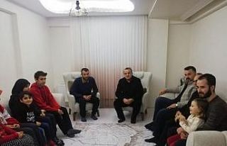 Kaymakam Öztürk ilçeye yerleşen depremzedeler...