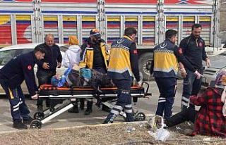 Kiraladıkları eve giden depremzede aile kaza yaptı:...