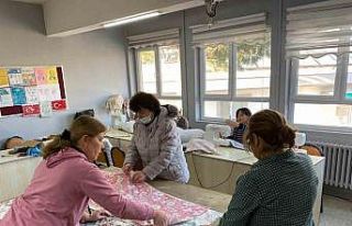 Kirazlılardan sahra hastanesine yastık üretimi