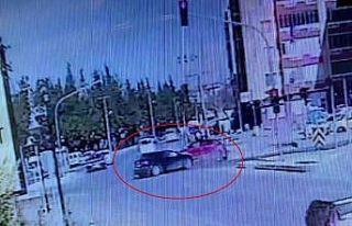 Kırmızı ışık ihlalinin kazayla sonuçlandığı...