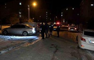 Kızının erkek arkadaşını silahla vurarak öldürdü