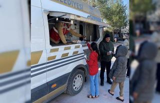 Körfez Belediyesi tüm imkanlarıyla deprem bölgesinde