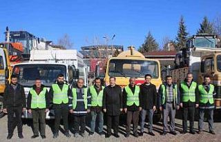 Kovancılar’dan deprem bölgesine araç ve personel...