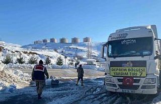 Köylerdeki depremzedelere orman personeli yetişiyor