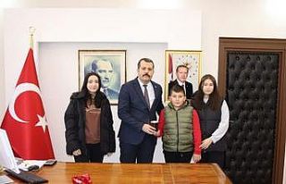 Kumbarasında biriktirdiği paraları depremzedelere...