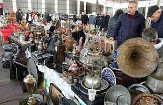 Kütahya’da ilk kez kurulan antika pazarı ilgi...