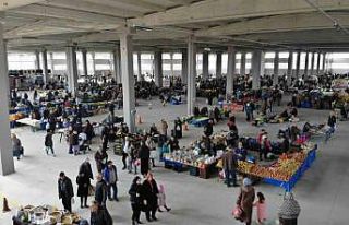 Lapseki’de kapalı pazaryeri açıldı