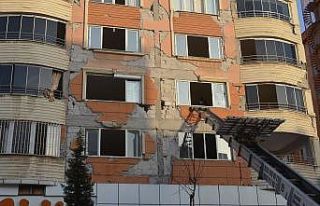 Malatya depremi de ders olmadı, hasar gören binalardan...