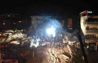 Malatya’da depremin 3. gününde gece çalışmaları...