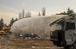 Malatya’da enkaz kaldırma çalışması devam ediyor