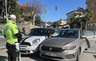 Malatya’dan Alanya’ya giden depremzede kaza yaptı