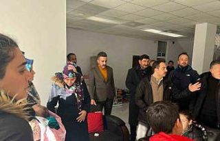 Malatya’dan Muradiye’ye gelen depremzedeler lojmana...